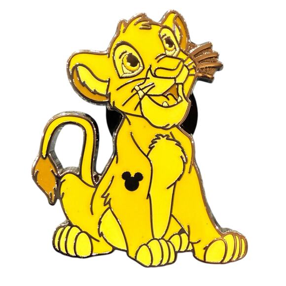 Disneyland Simba CHASER Pin Lion King Yellow Story 2025 Wave B Hidden Mickey New - Picture 1 of 1
